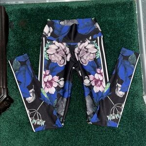 Side straps Black and Blue Floral Leggings